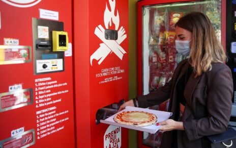 Ra mắt máy bán pizza tự động hoạt động 24/7 tại Ý