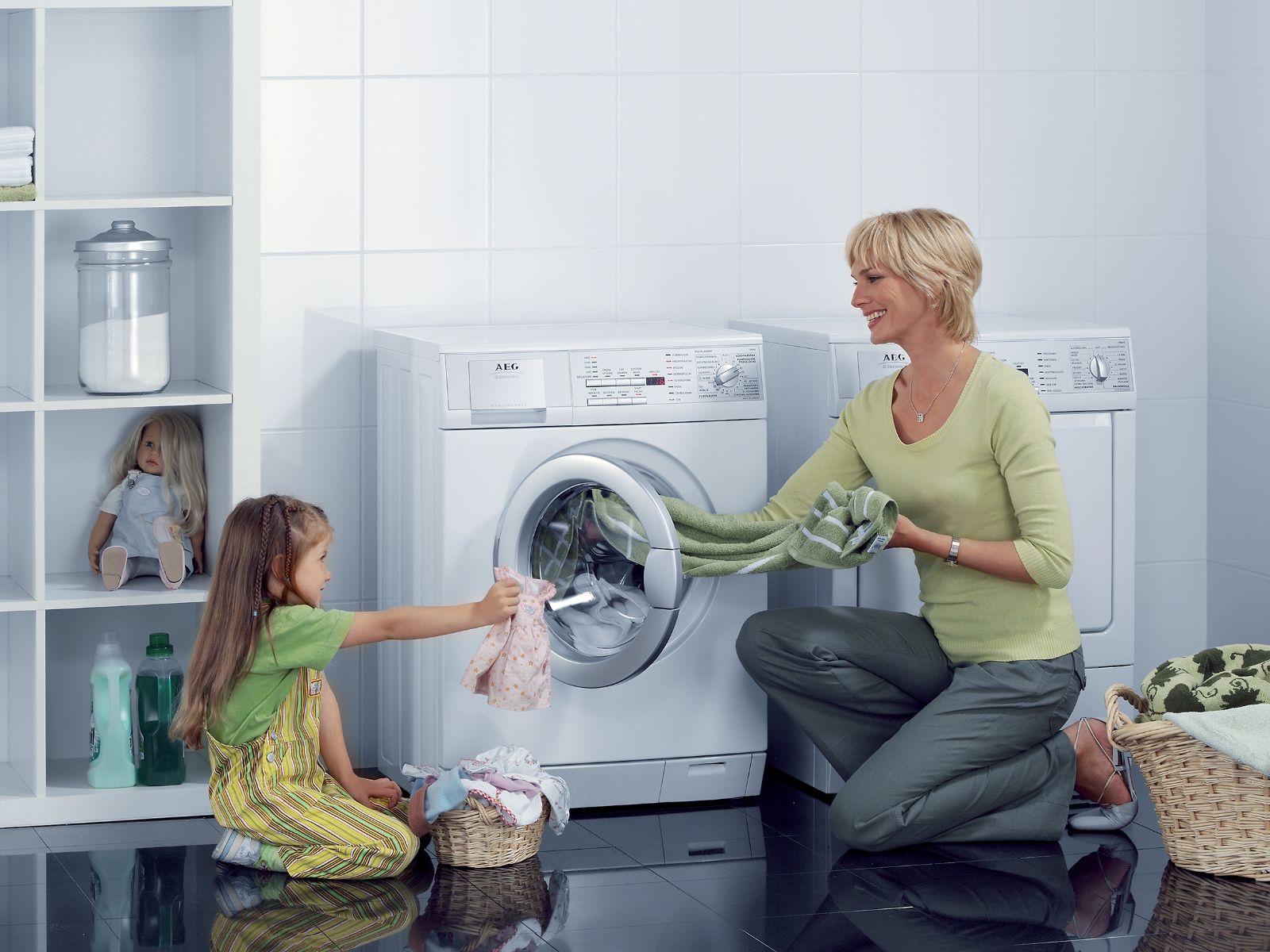 Máy giặt sấy quần áo - giúp sấy khô quần áo